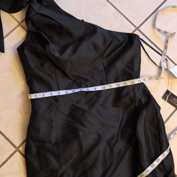 NWT Alfred Sung Bow One-Shoulder Satin Trumpet Gown Black Size 10 - Picture 10 of 14